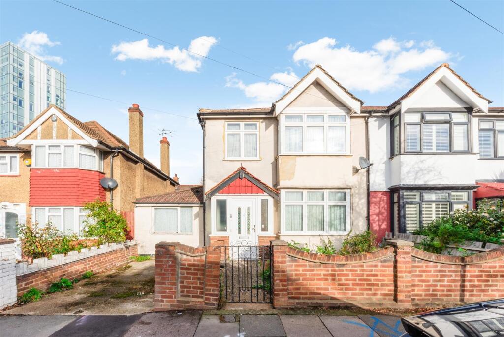 Main image of property: Colwood Gardens, Colliers Wood
