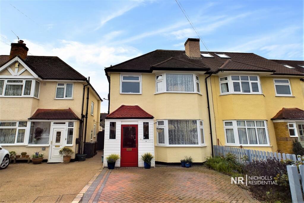3 bedroom semidetached house for sale in Poole Road, West Ewell