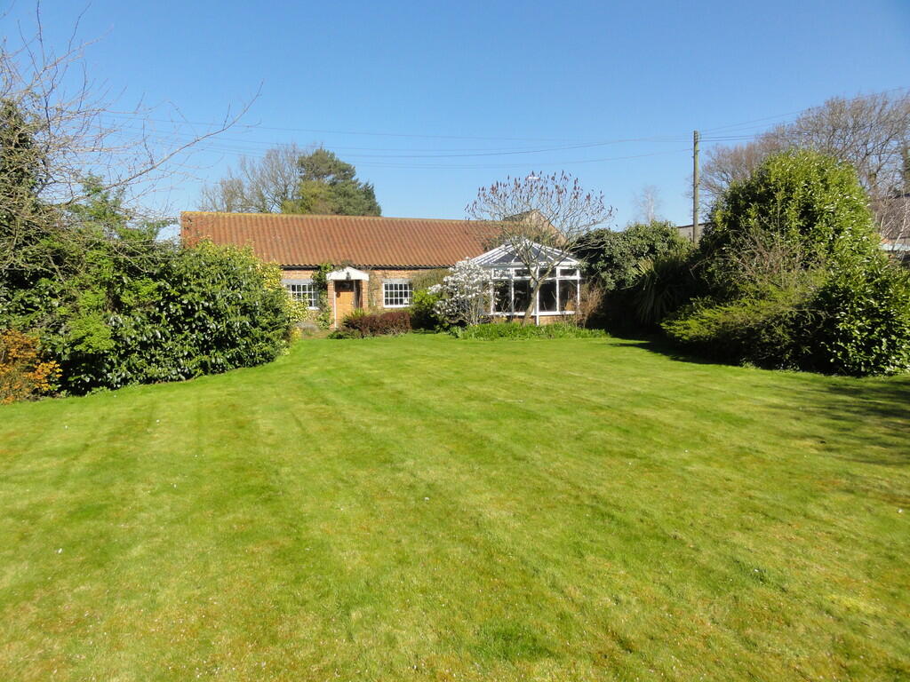 2 bedroom detached bungalow for sale in Sandholme Road, Gilberdyke,HU15