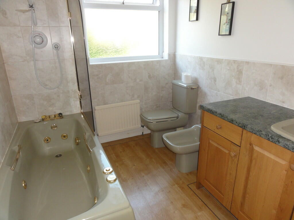2 bedroom detached bungalow for sale in Sandholme Road, Gilberdyke,HU15