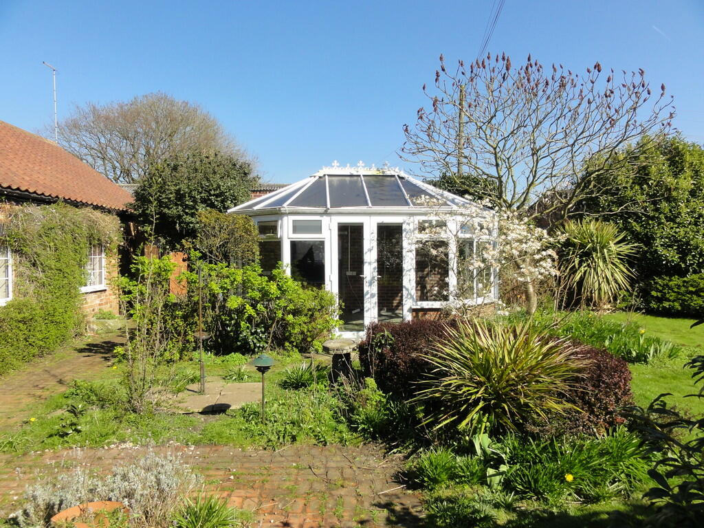 2 bedroom detached bungalow for sale in Sandholme Road, Gilberdyke,HU15