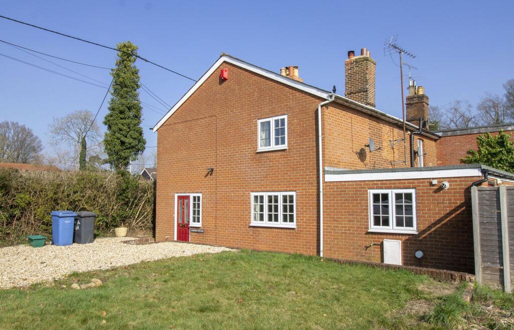 Main image of property: London Road, Hook, RG27
