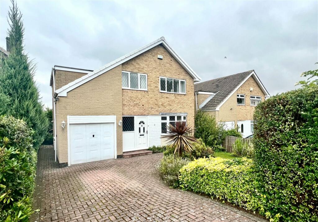 4 bedroom detached house for sale in St. Juliens Way, Cawthorne