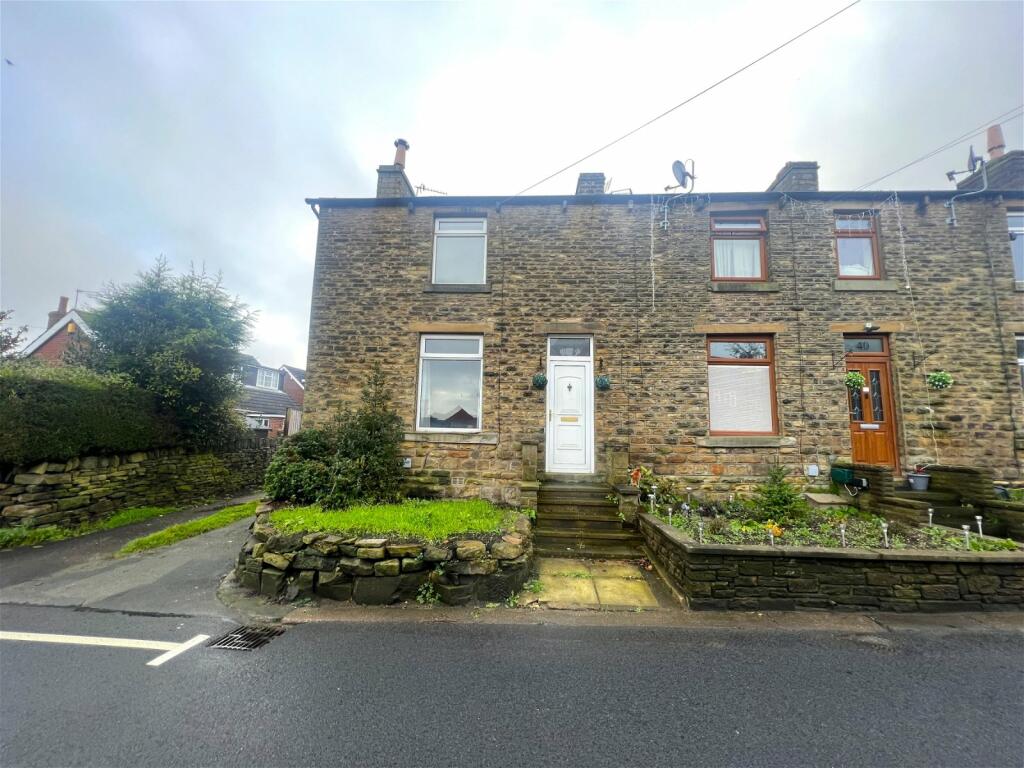 2 bedroom end of terrace house for sale in Upper Lane, Emley