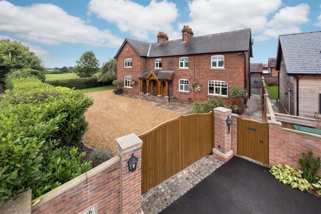 5 bedroom farm house for sale in Congleton Road, Marton, Macclesfield, SK11