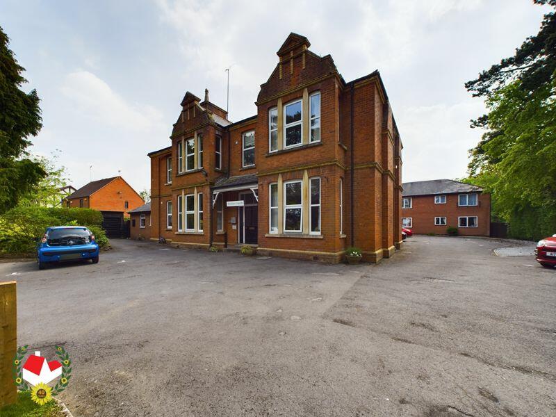 1 bedroom flat for sale in Hucclecote Road, Hucclecote, Gloucester, GL3
