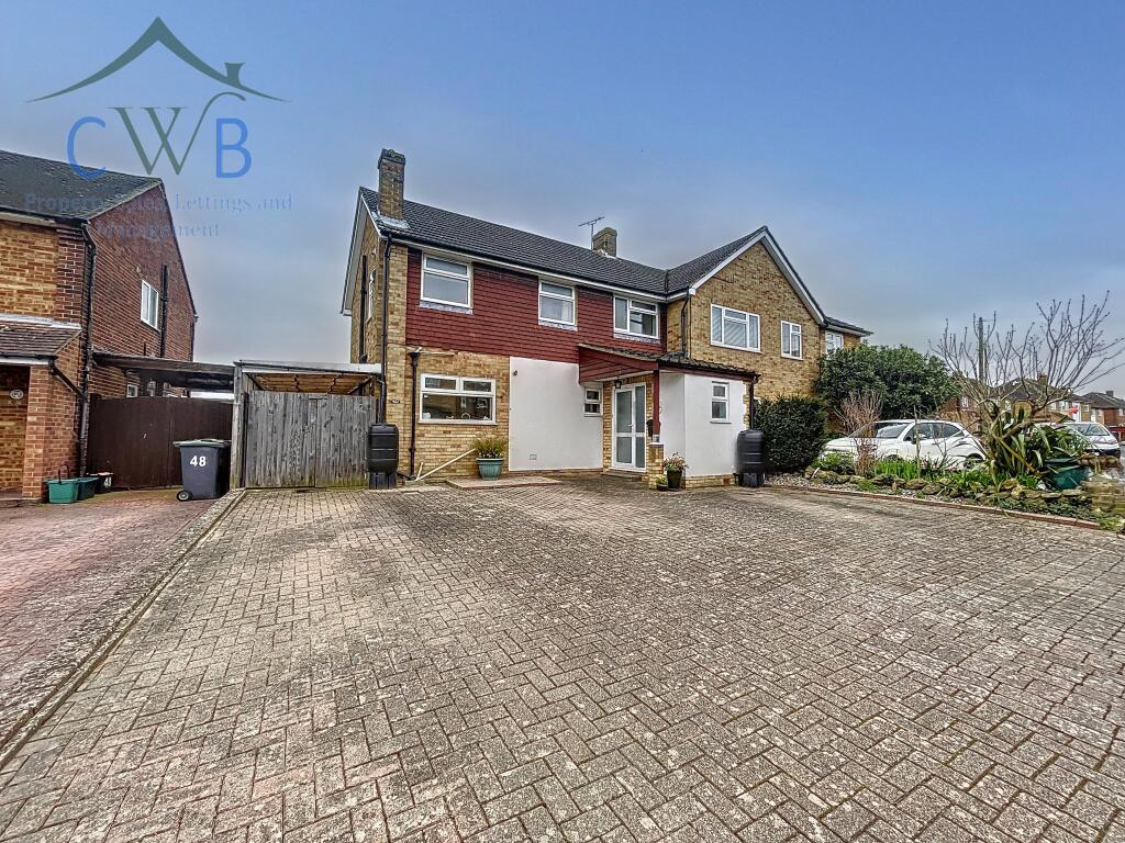 4 bedroom semidetached house for sale in Taylor Road, ME6