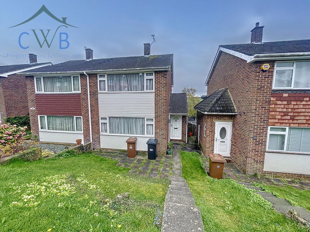 2 bedroom semidetached house for sale in Cuxton, ME2