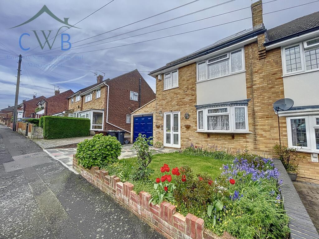 3 bedroom semidetached house for sale in Godden Road, Snodland, ME6