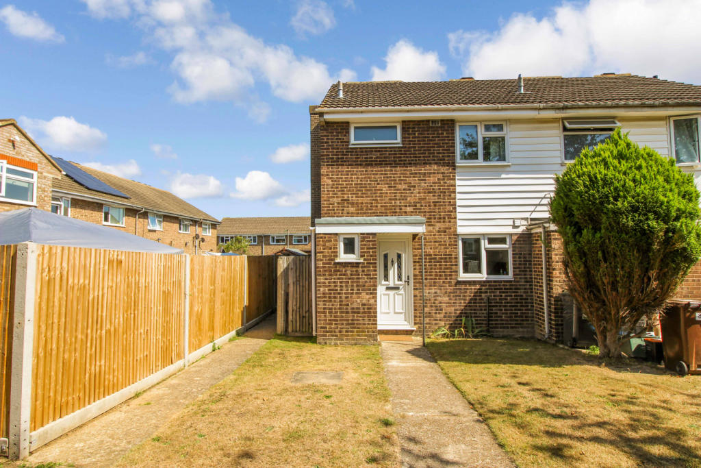 3 bedroom end of terrace house for sale in Keats Road, Larkfield, Kent