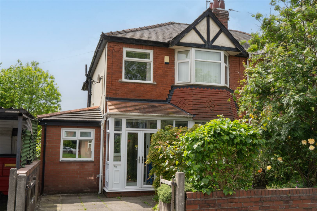 4 Bedroom Semi-detached House For Sale In Warwick Road South, Firswood, M16