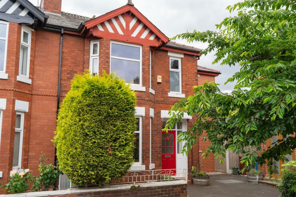 4 bedroom semi-detached house for sale in Gloucester Avenue, Levenshulme, M19