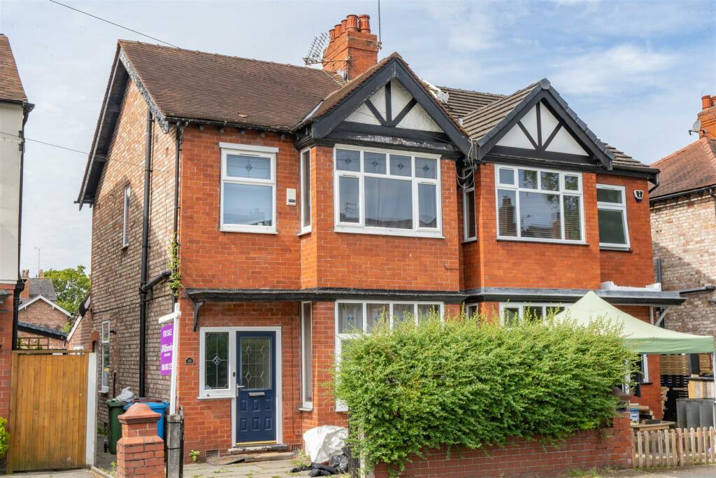 3 bedroom semidetached house for sale in Daresbury Road, Chorlton, M21