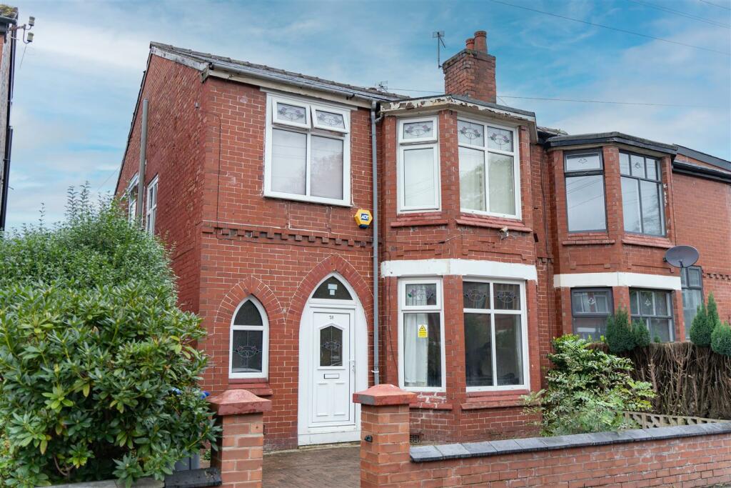 4 bedroom semi-detached house for sale in College Drive, Whalley Range, M16
