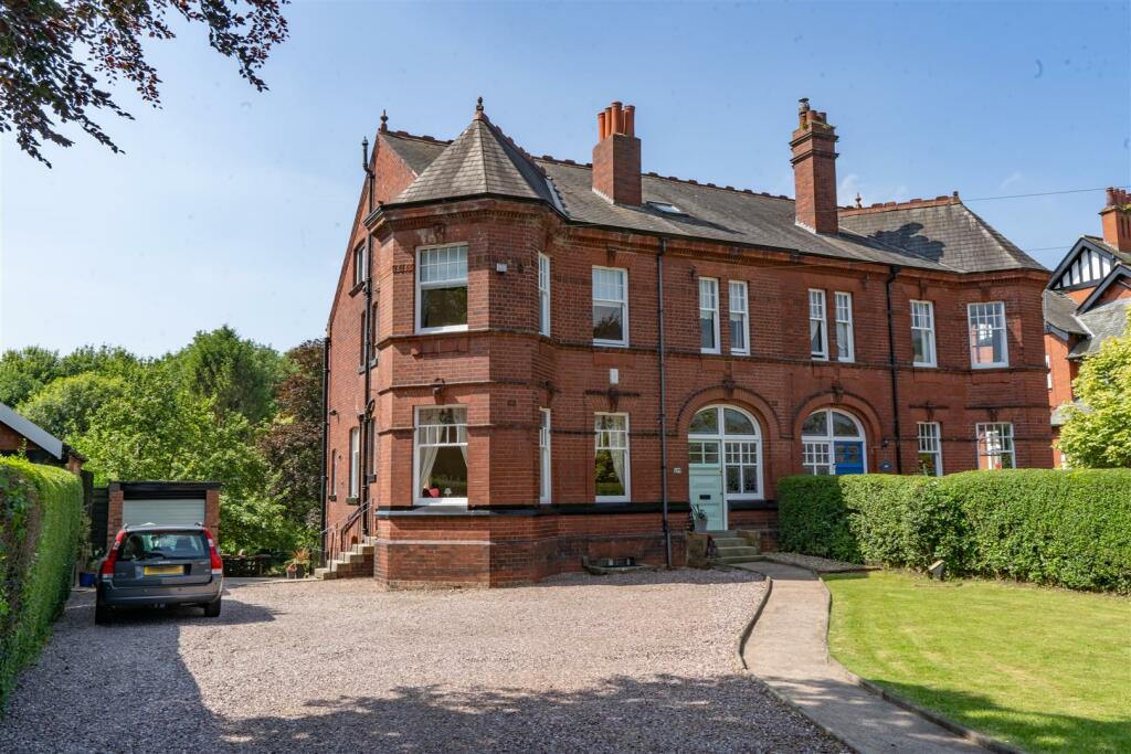 6 bedroom semidetached house for sale in Normanhurst, Urmston Lane, M32