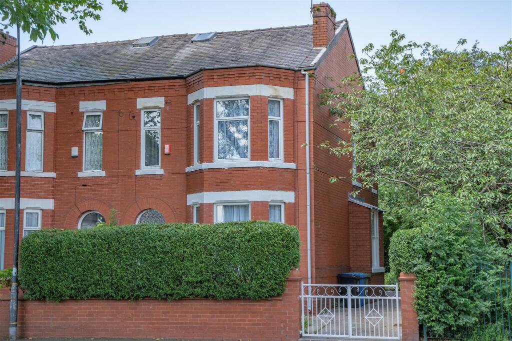 4 bedroom semidetached house for sale in Ayres Road, Old Trafford, M16