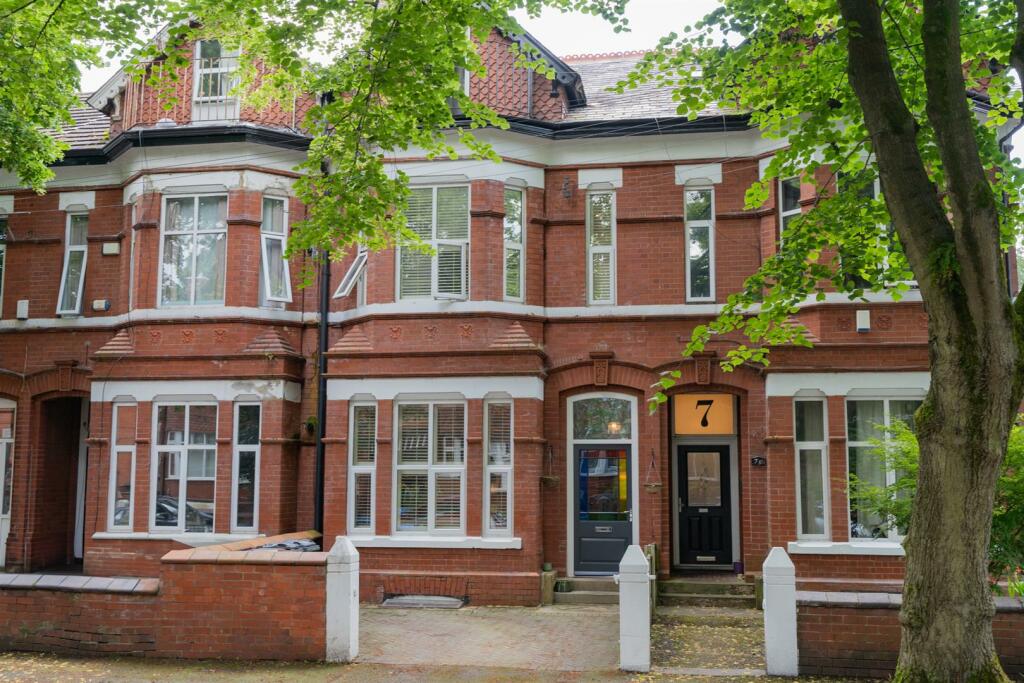 5 bedroom terraced house for sale in Blair Road, Whalley Range, M16