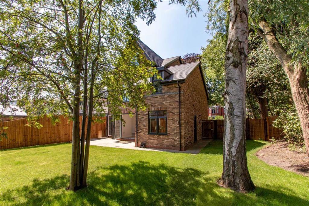 5 bedroom detached house for sale in St Werburghs Road, Chorlton