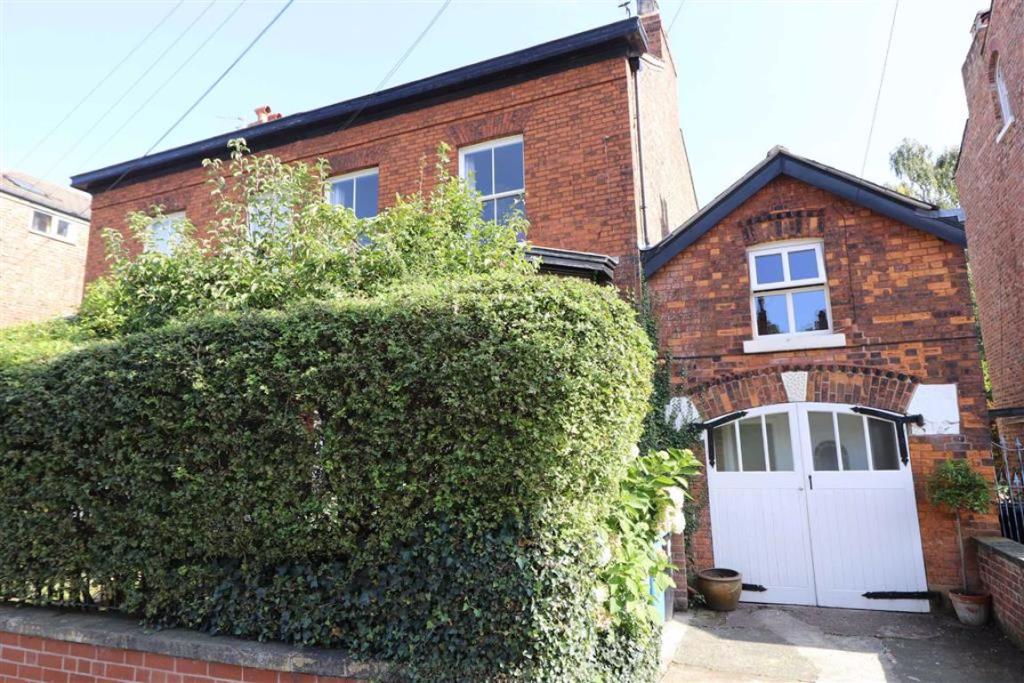 5 bedroom semidetached house for sale in Kenwood Road, Stretford