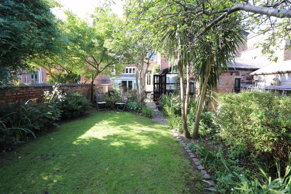 5 bedroom semidetached house for sale in Kenwood Road, Stretford