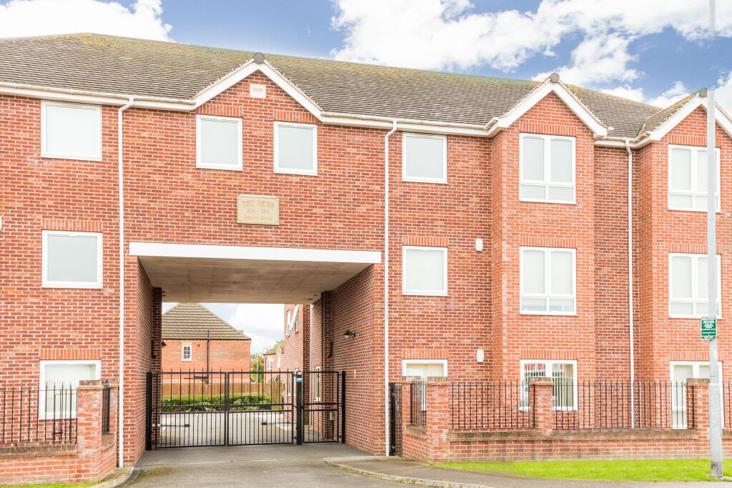 2 bedroom flat for rent in Lincoln Road, North Hykeham, LN6 8NJ, LN6