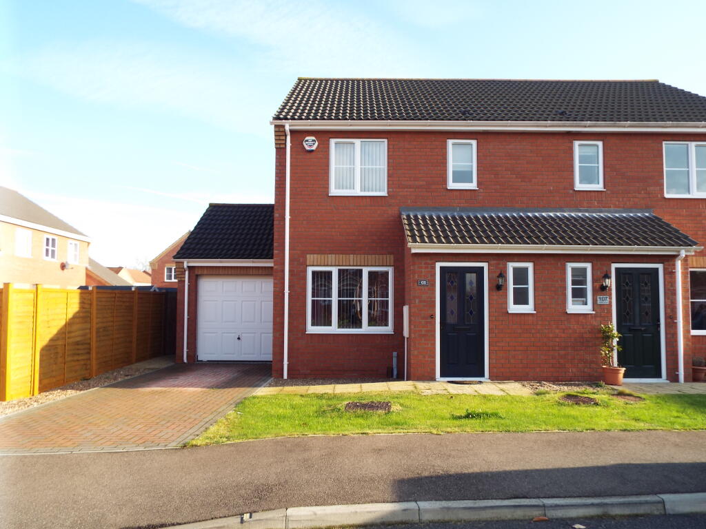 3 bedroom semidetached house for rent in Jubilee Close, Cherry