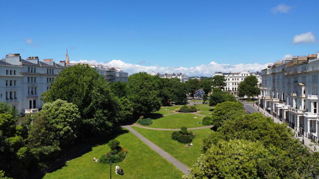 1 bedroom flat for sale in Palmeira Square, Hove, BN3