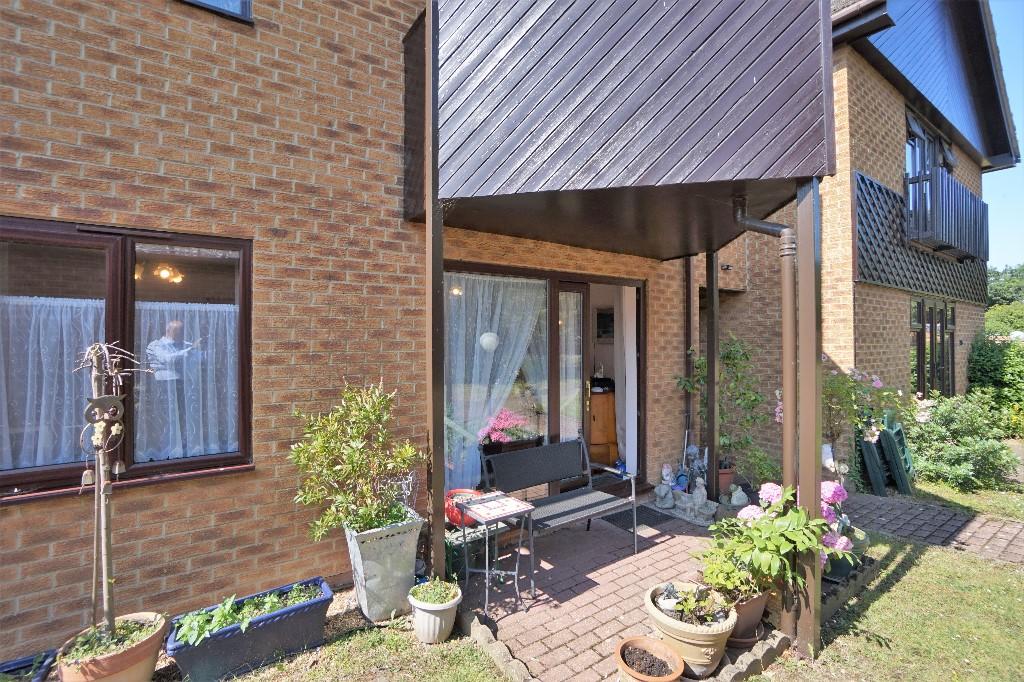 2 bedroom ground floor flat for sale in Miles Way, Birchington, Kent, CT7