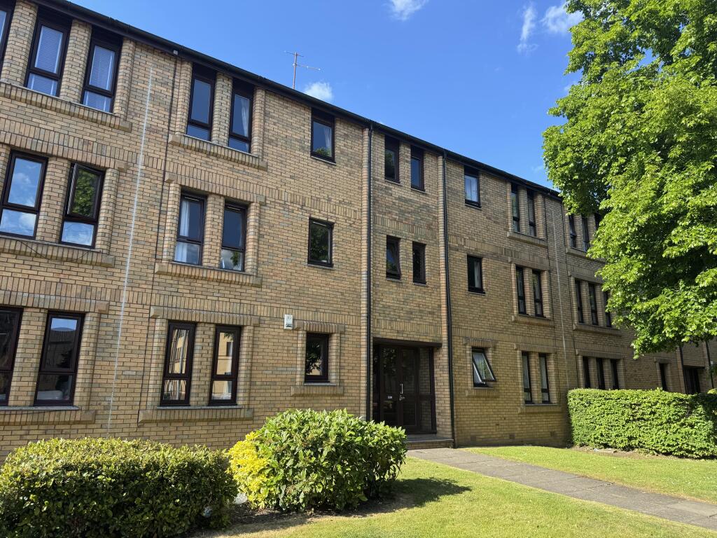 Main image of property: North Woodside Road flat   1/2 at 330, G20