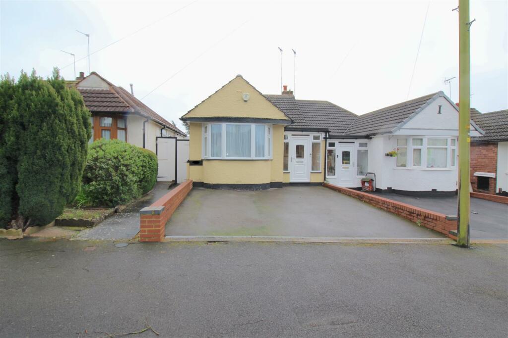 3 bedroom semidetached bungalow for sale in Elmay Road, Birmingham, B26