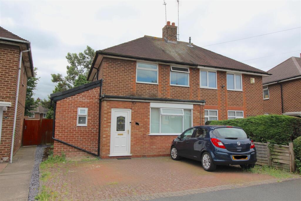 3 bedroom semi-detached house