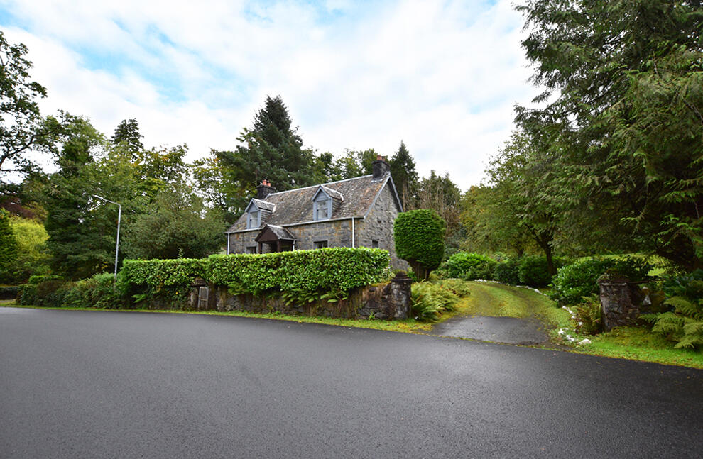 2 bedroom detached house for sale in Fernbank, Dalmally, Argyllshire