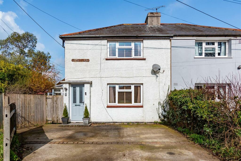 2 bedroom semidetached house for sale in Butlers Place, Ash, Sevenoaks