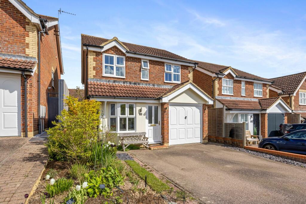 3 bedroom detached house for sale in Osprey Drive, Uckfield, TN22
