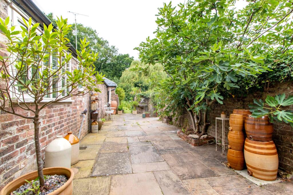 Additional property image - Coldthorn Lane, Hailsham, BN27