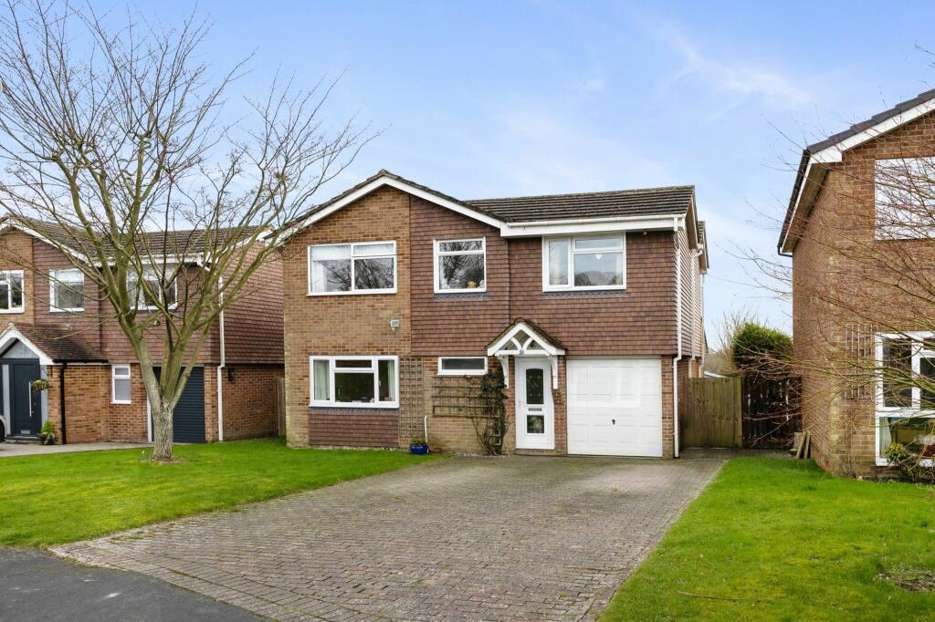 4 Bedroom Detached House For Sale In Beckets Way Framfield Tn22