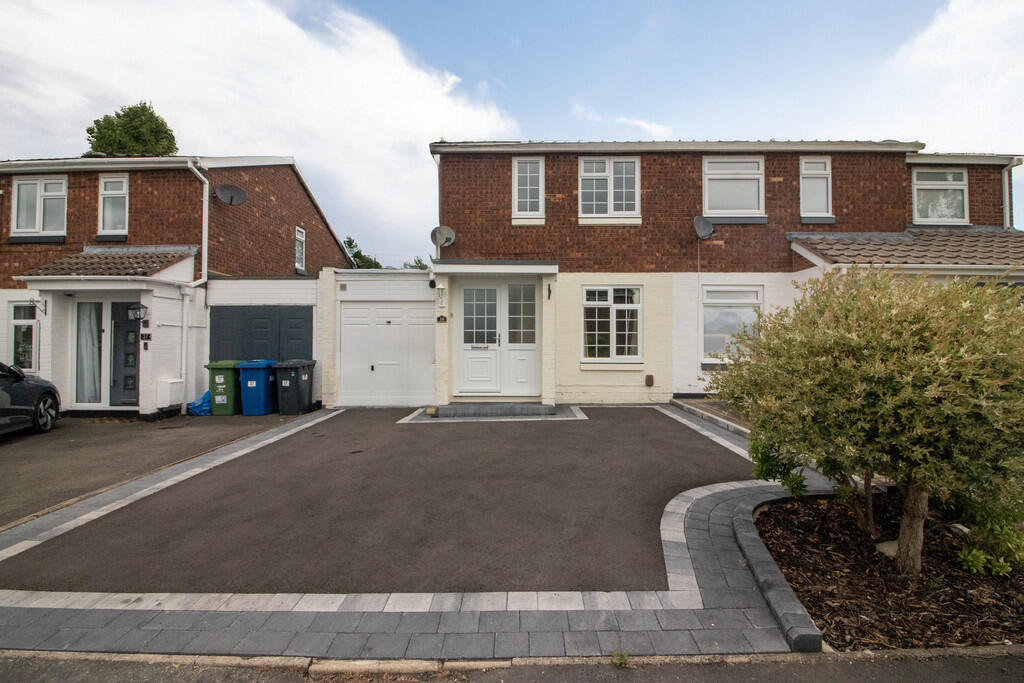 Main image of property: Dace, Dosthill