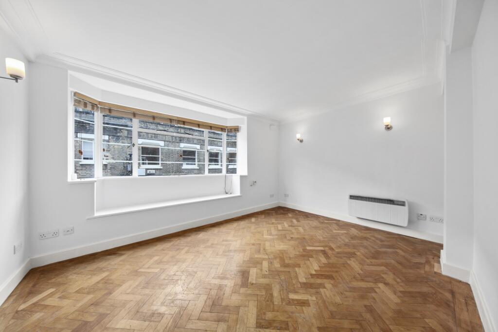 1 bedroom mews property for rent in Gower Mews Mansions, Gower Mews, WC1E