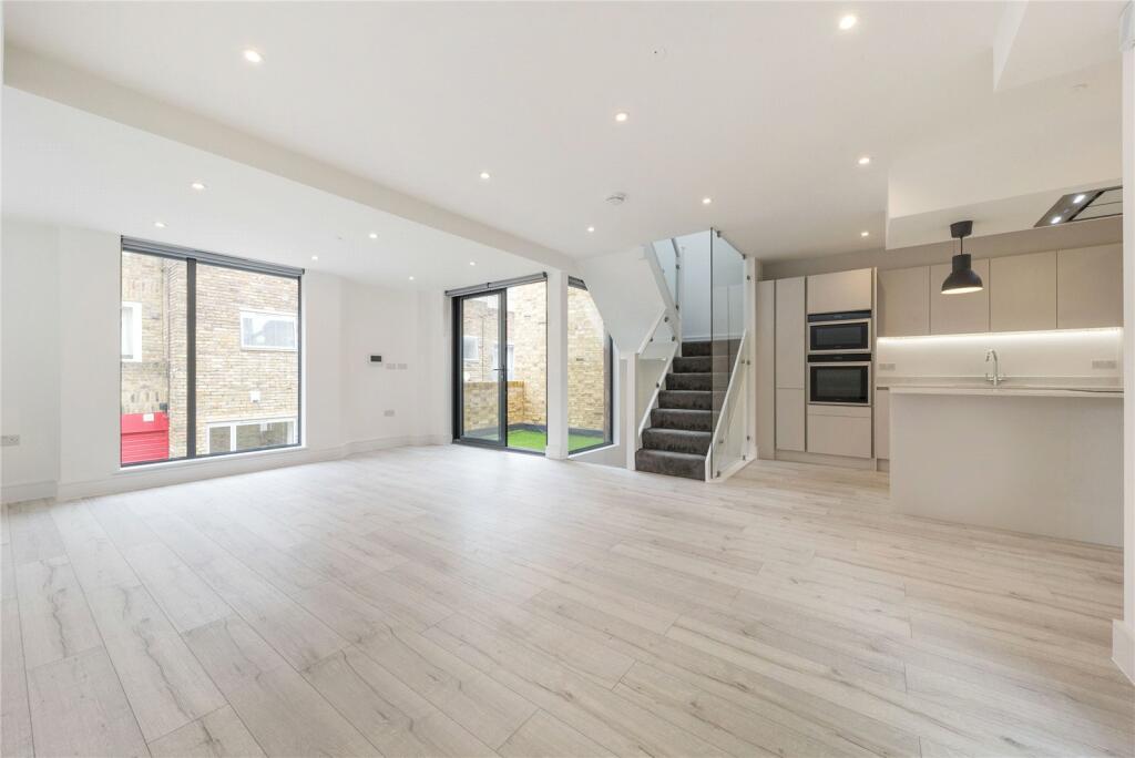 3 bedroom mews property for rent in Camden Mews, Camden, NW1