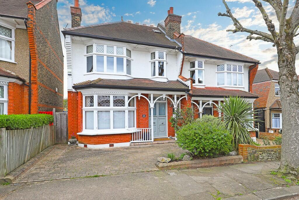 5 bedroom semidetached house for sale in Mornington Road, London, E4