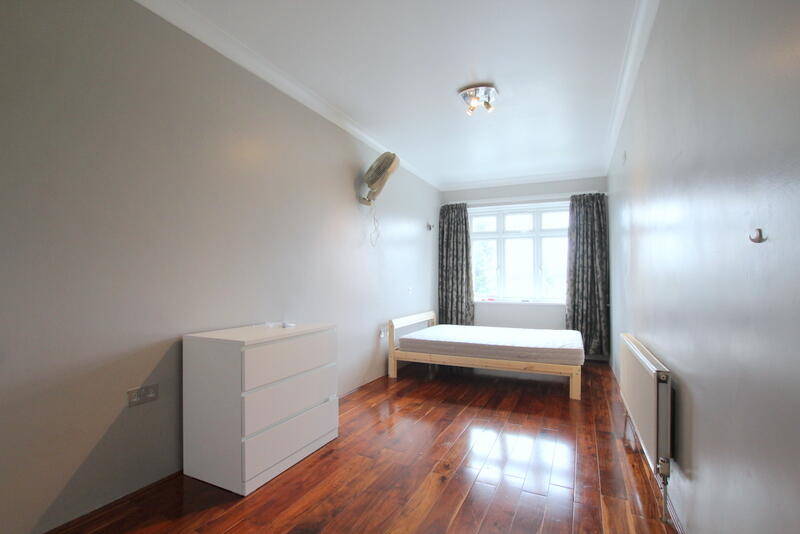 Main image of property: Fishponds Road, London, SW17