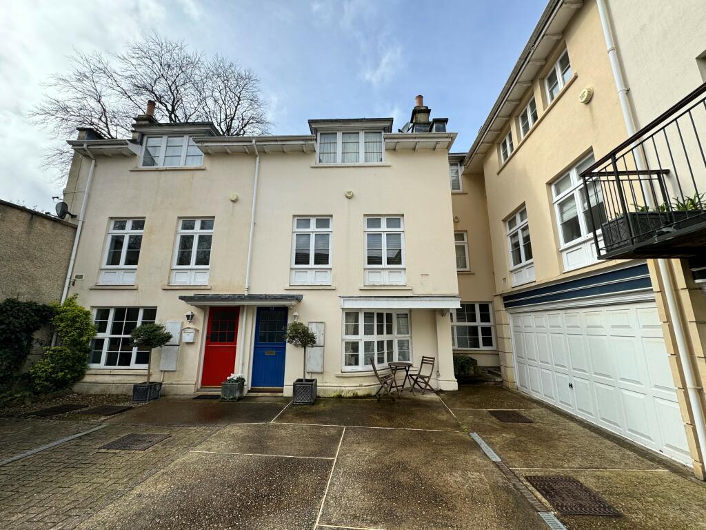 2 bedroom property for rent in Circus Mews, Bath, BA1