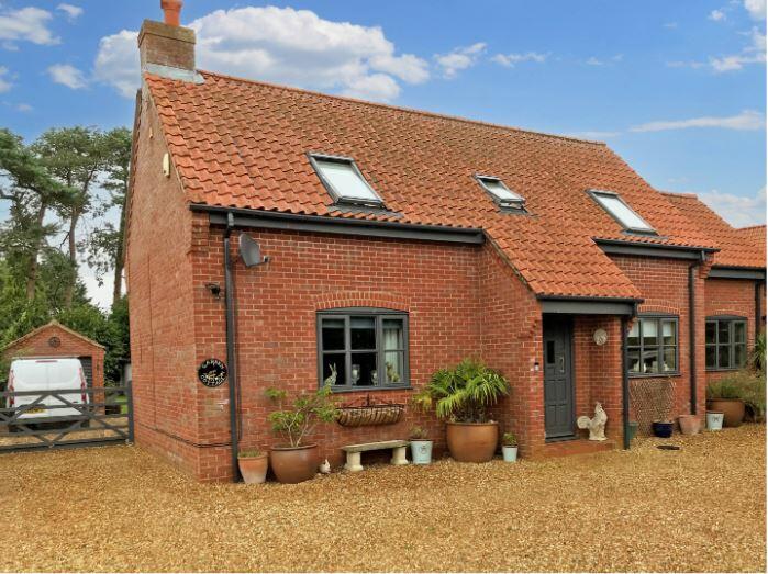 4 bedroom detached house for sale in Old Fakenham Road, Foxley NR20