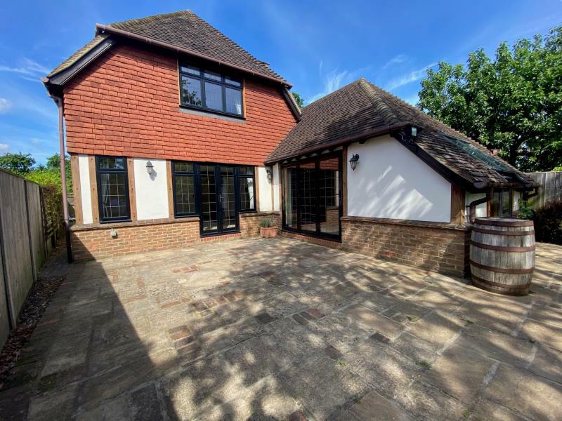 4 bedroom detached house for rent in Horsell , GU21