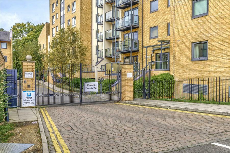 2 bedroom apartment for rent in Woking, GU21