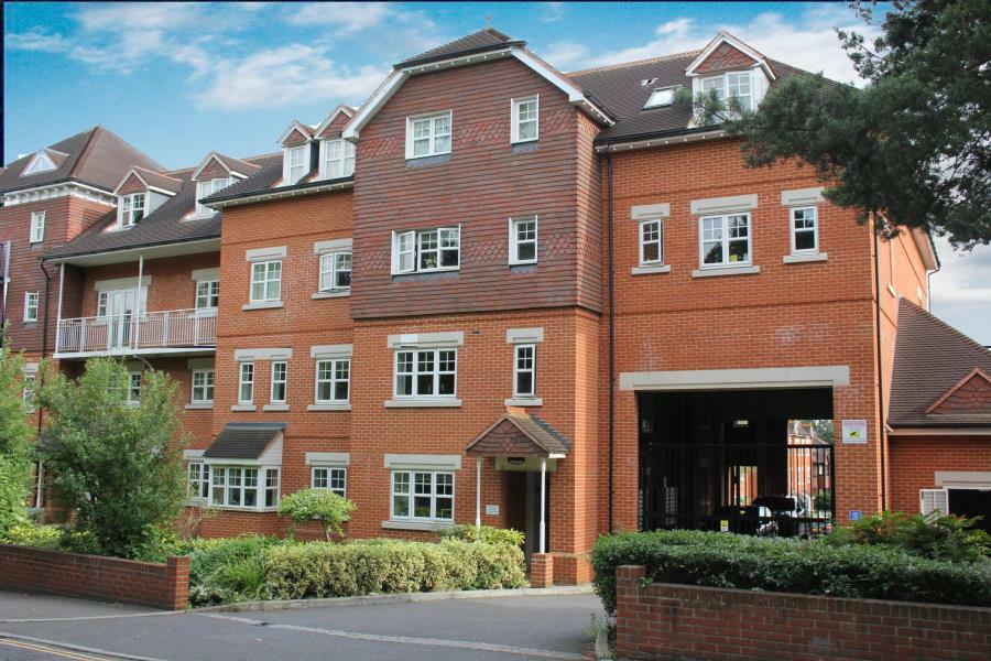 2 bedroom apartment for rent in Woking, GU22