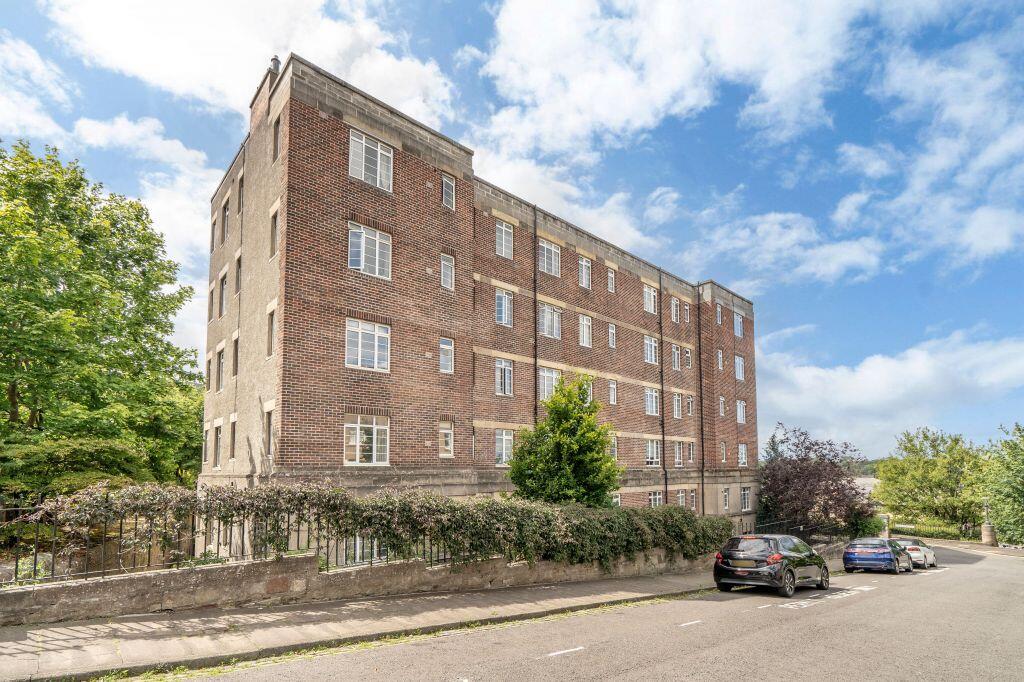 Main image of property: 40 Learmonth Court, Edinburgh, EH4 1PD