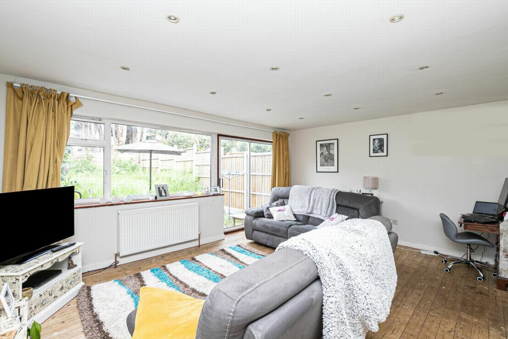 3 bedroom terraced house for sale in Gladstone Road, Buckhurst Hill, IG9