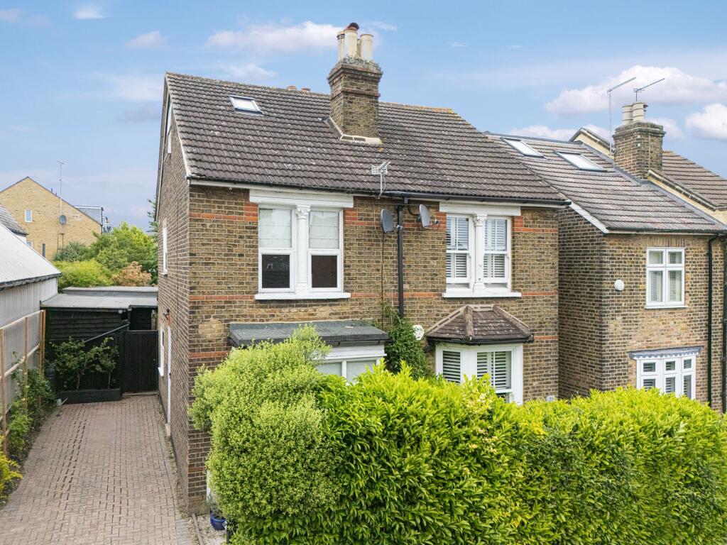 Main image of property: Lower Queens Road, Buckhurst Hill, IG9