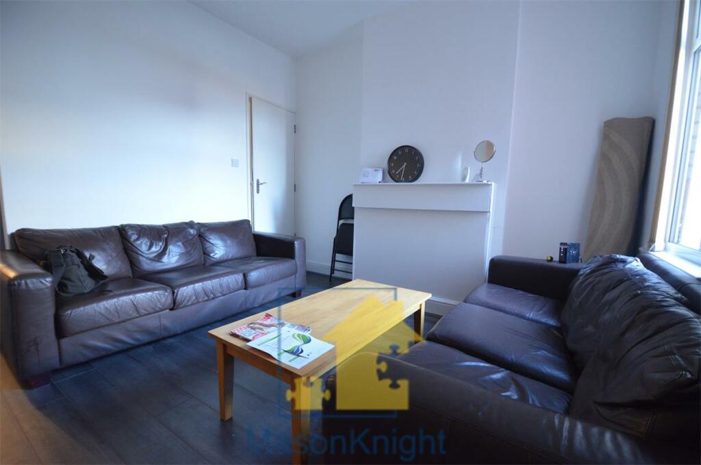 5 bedroom terraced house for rent in Manilla Rd, Selly Oak. 20mins walk